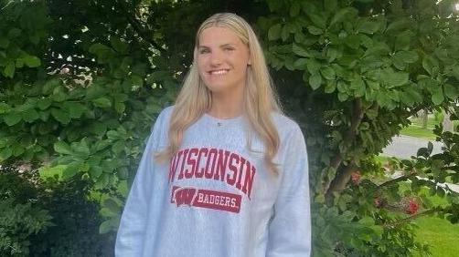Wisconsin volleyball commit follows in footsteps of one of the best Badgers of all time